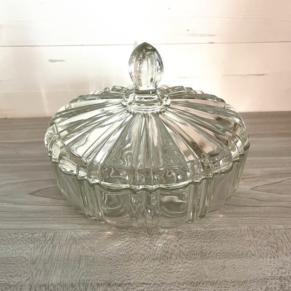 Vintage Covered Indiana Glass Candy Trinket Dish Bowl - Picture 1 of 16